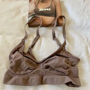 Skims sculpting bra size M